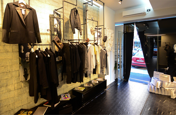 Address Concept Store – Hype Fashion-Hub Confidential