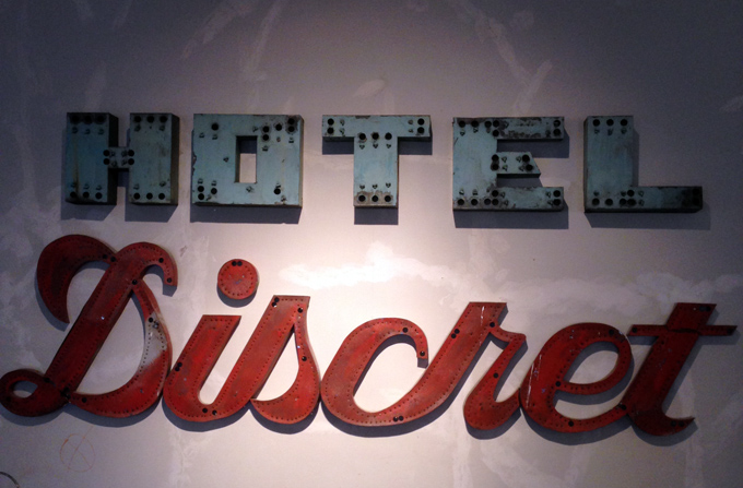Hotel Discret – Expozitie de design de litera si de produs