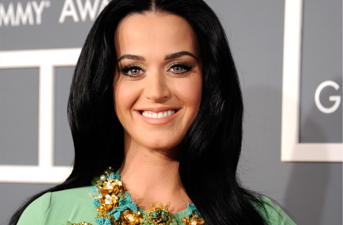 katyperry grammy makeup - KATY PERRY: Machiaj in stil londonez la Premiile Grammy