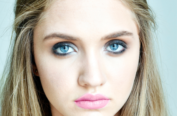 tutorial main - Machiajul smokey eyes, pas cu pas