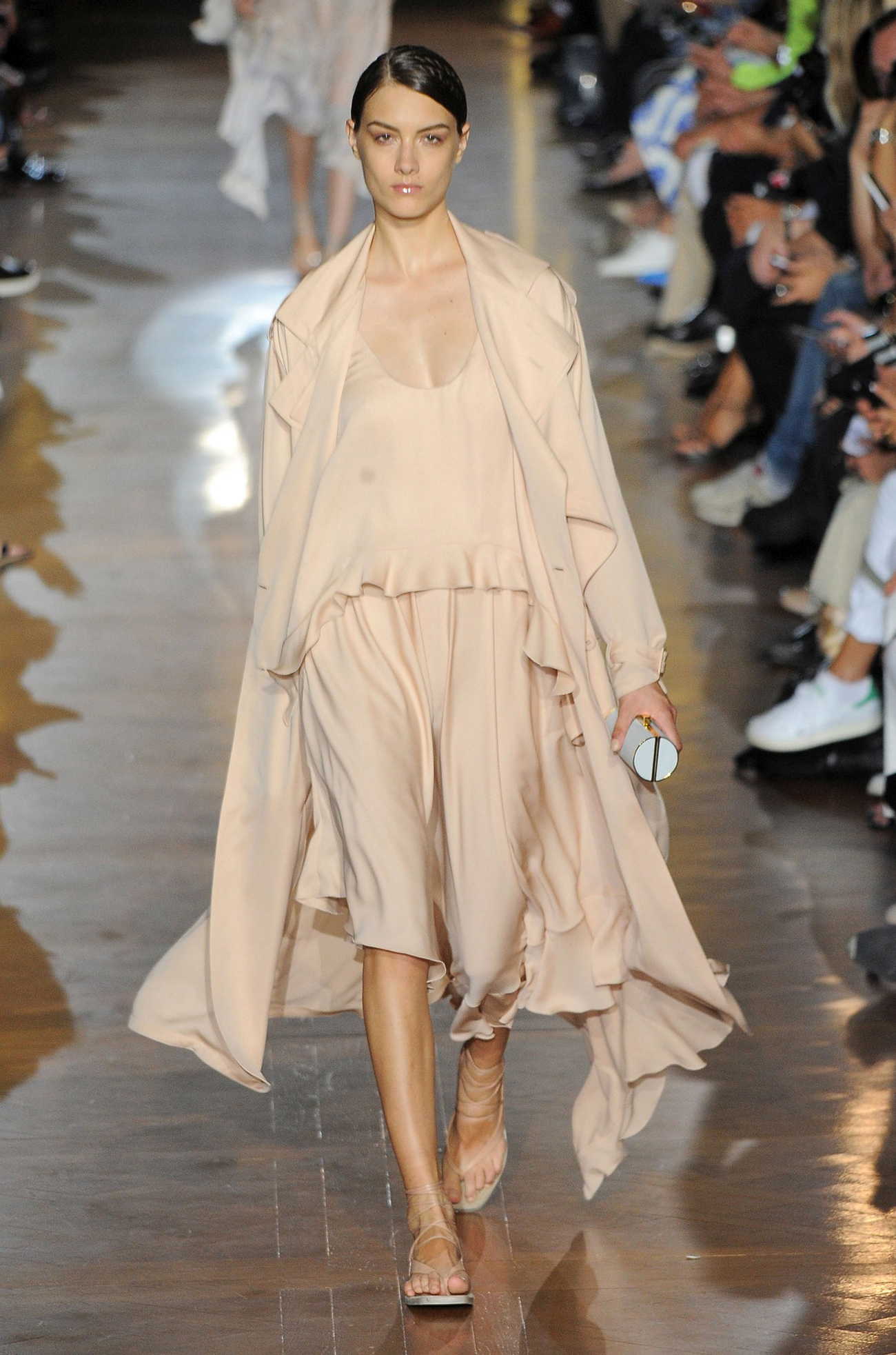 Stella McCartney nude lips nails - Nude Shades