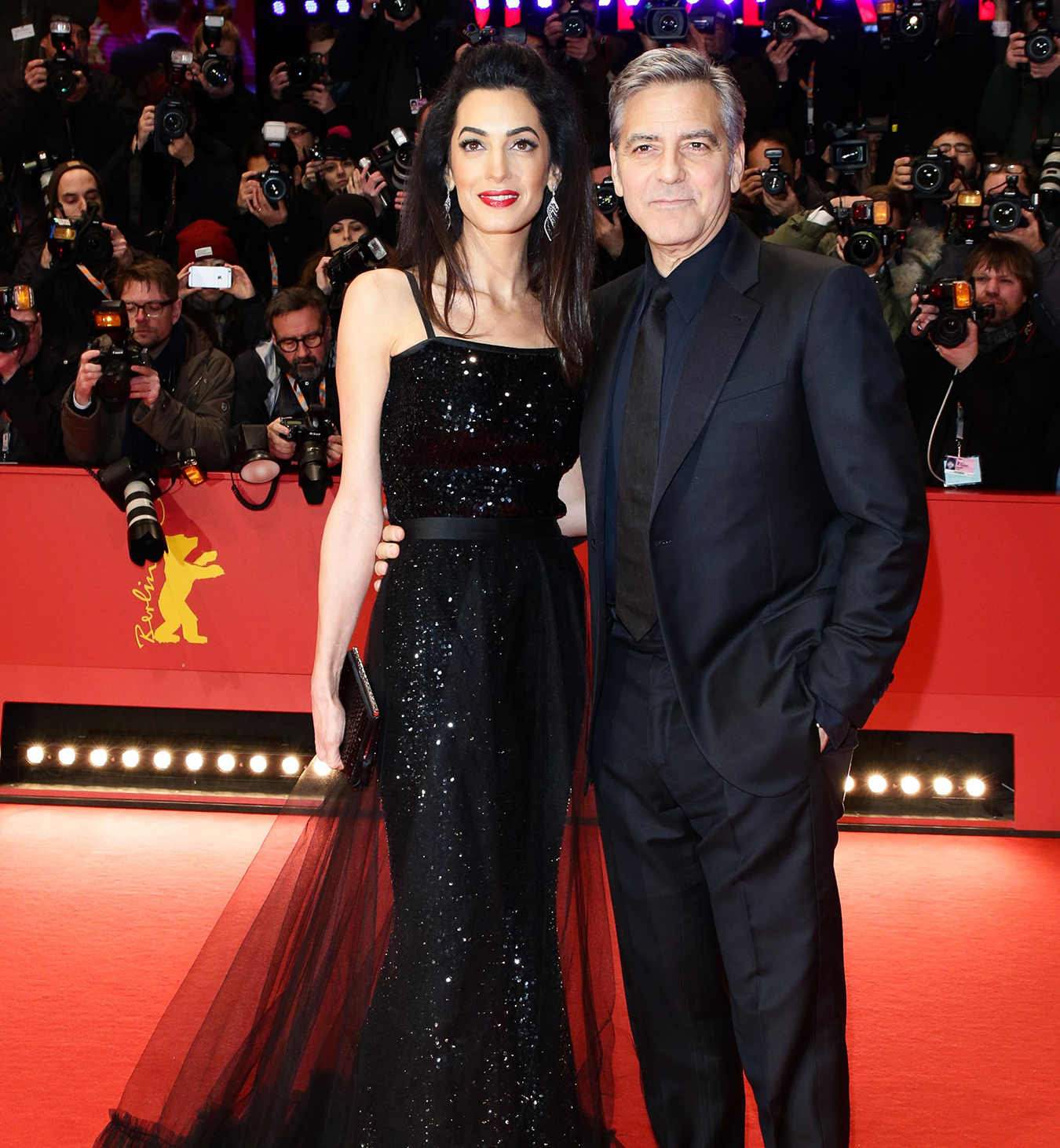 amal si george clooney - Amal Clooney, intr-o rochie YSL