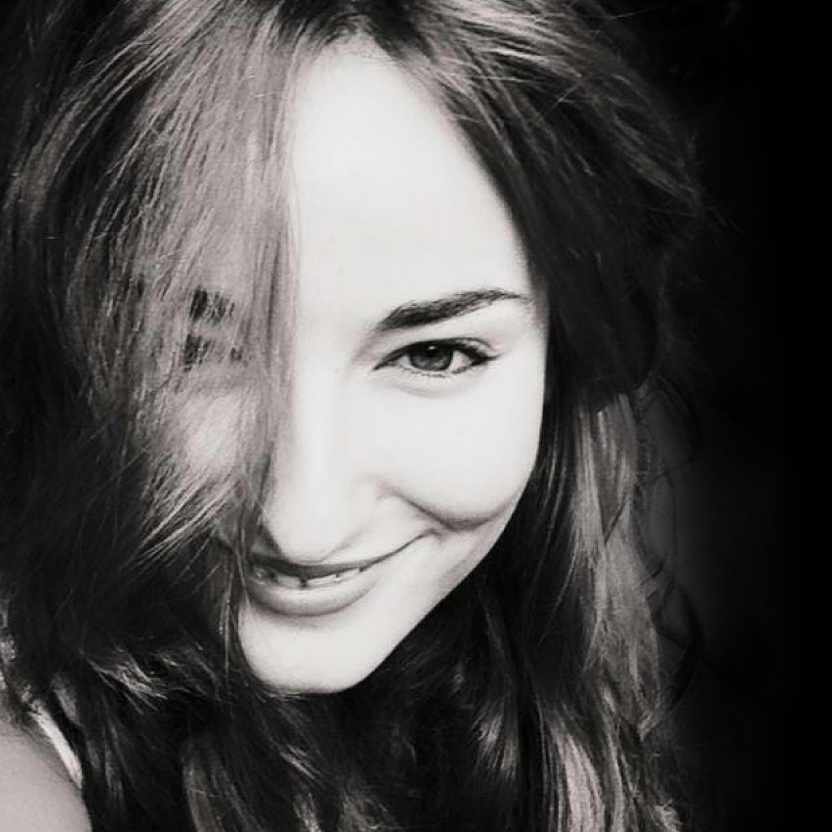 v for vintage editia 21 - Call for Entries. #VforVintage21 are juriu international.