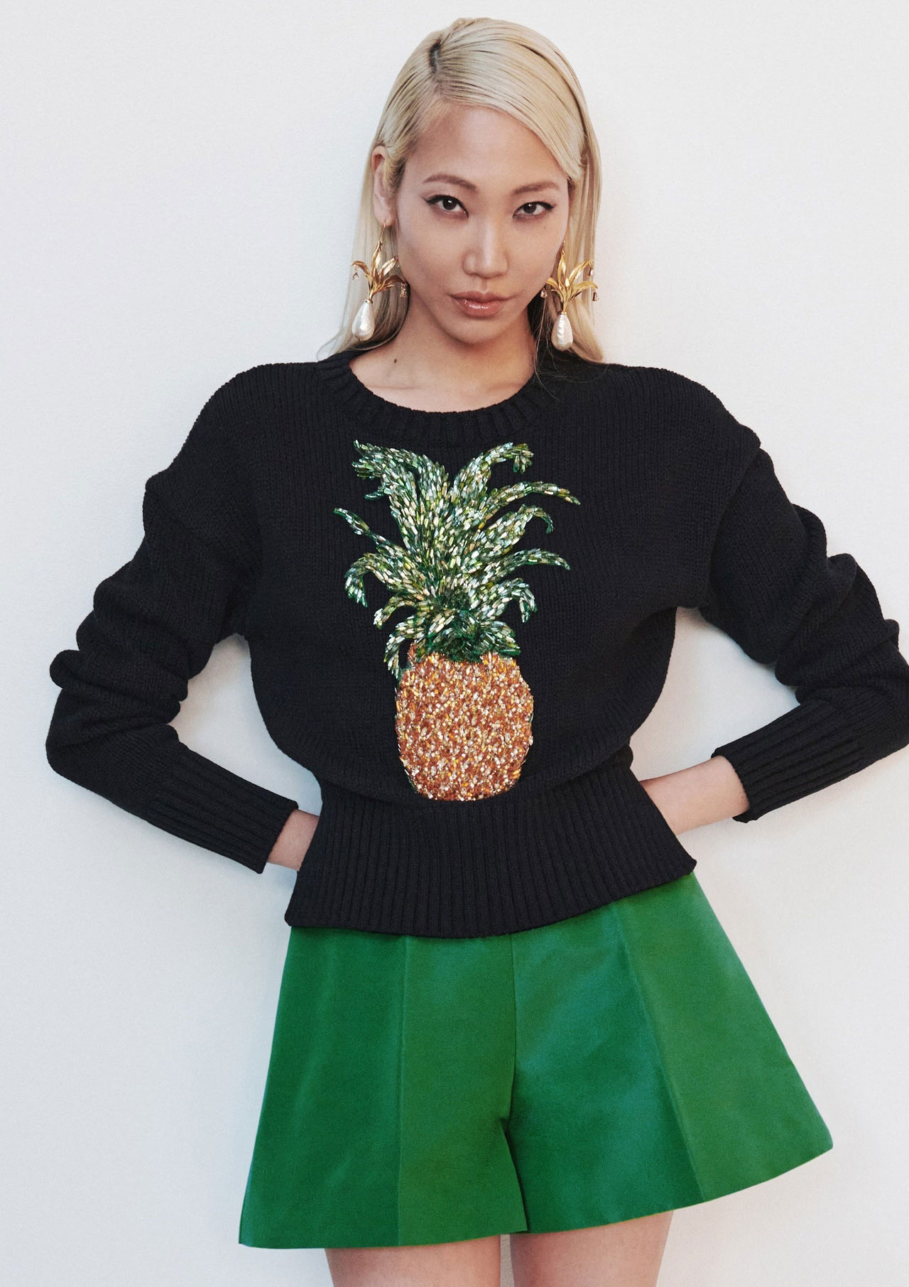 a pineapple a day imprimeuri si broderii vesele cu ananasi - A pineapple a day