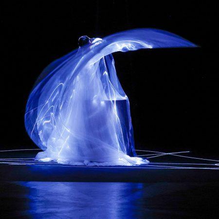 Iris van Herpen. Designul prinde viata, la propriu.