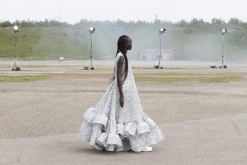 ANDR6286 scaled e1766085206457 - Cecilie Bahnsen, 10 ani de poezie vestimentara