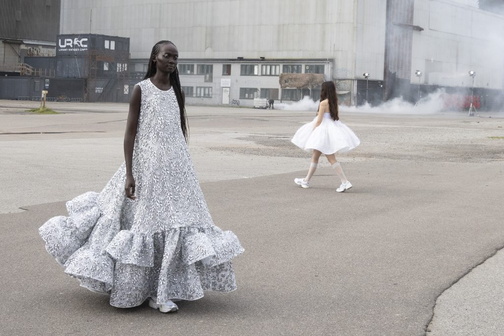 ANDR6390 - Nori si focuri de artificii: show-ul aniversar Cecilie Bahnsen