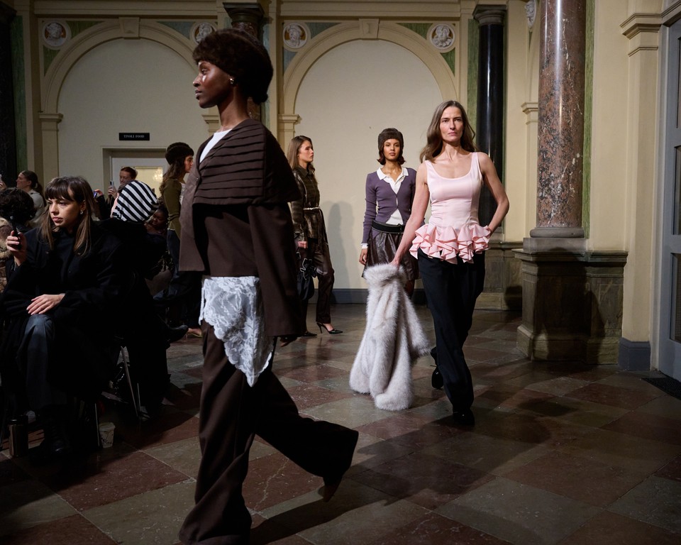 AW26 Copenhagen Fashion Week OperaSport Runway 4x5 James Cochrane 36 copy - Designeri scandinavi pe care trebuie sa ii stii