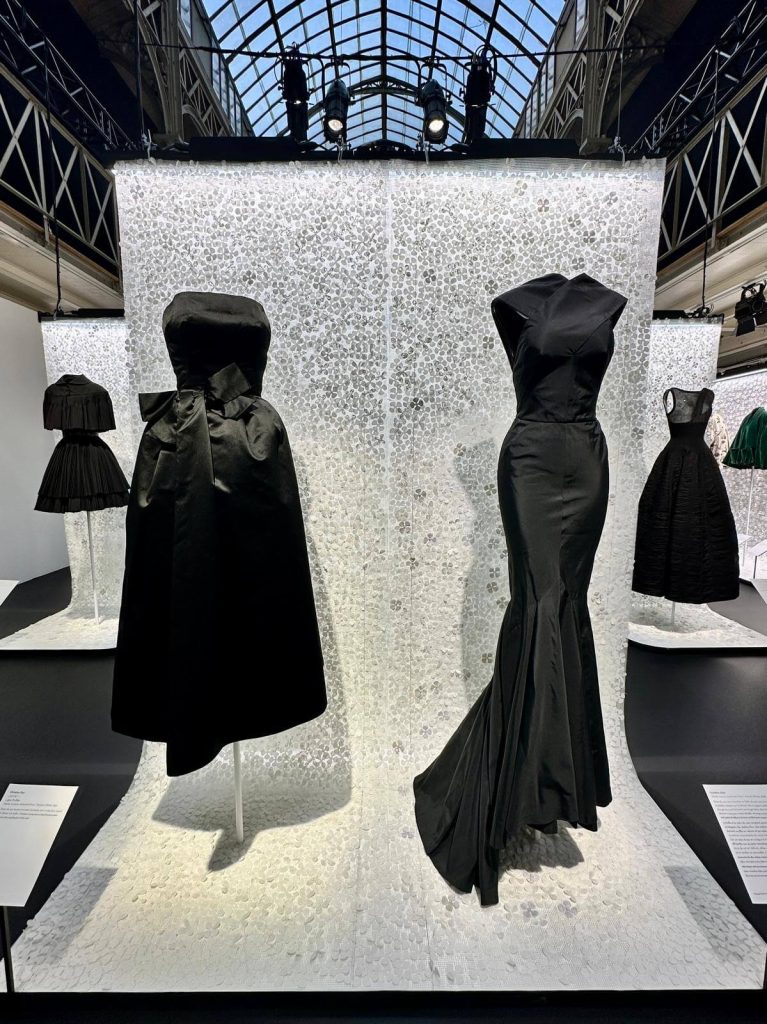 Expozitia Azzedine Alaia si Christian Dior Haute Couture 45 - Azzedine Alaia & Christian Dior, two masters of haute couture
