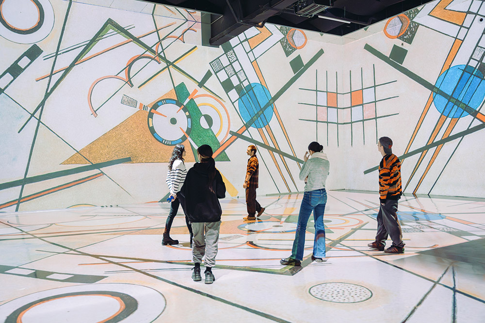 Kandinsky immerisve show MINA 4 - Kandinsky & Monet, doua spectacole imersive de la MINA
