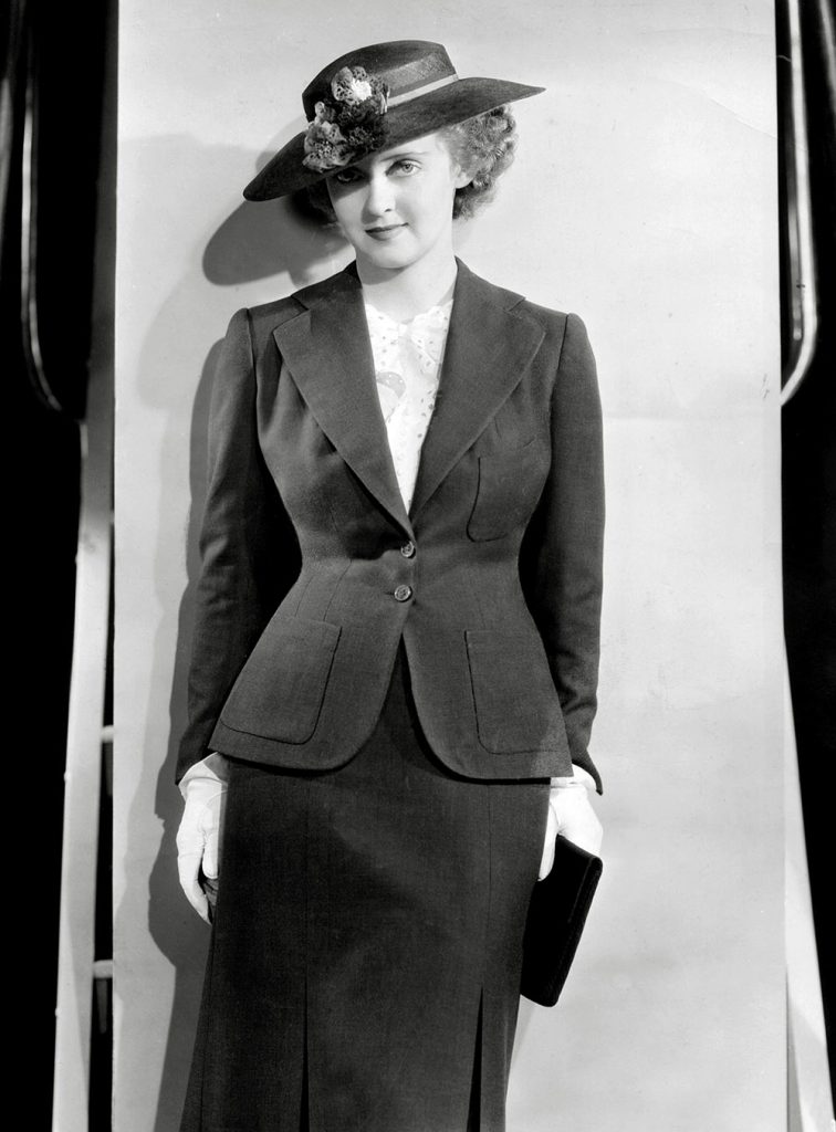 Moda anilor 30 Bette Davis circa 1936 - Moda anilor '30 – Istorie, caracteristici si designeri