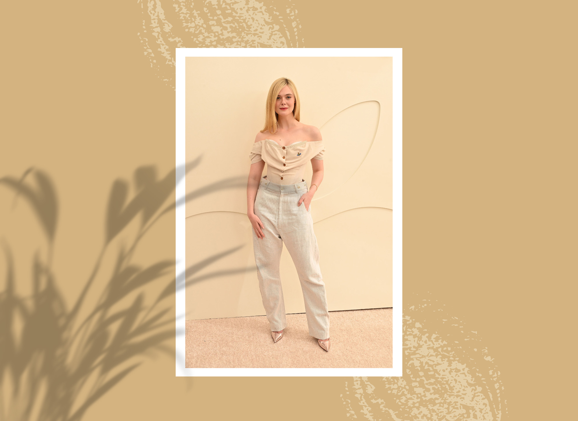 Pantaloni lejeri drepti sau barrel un top interesant si pantofi cu varf ascutit Elle Fanning 1 - Cool & Chic: Pantaloni lejeri, drepti sau barrel, un top interesant si pantofi cu varf ascutit