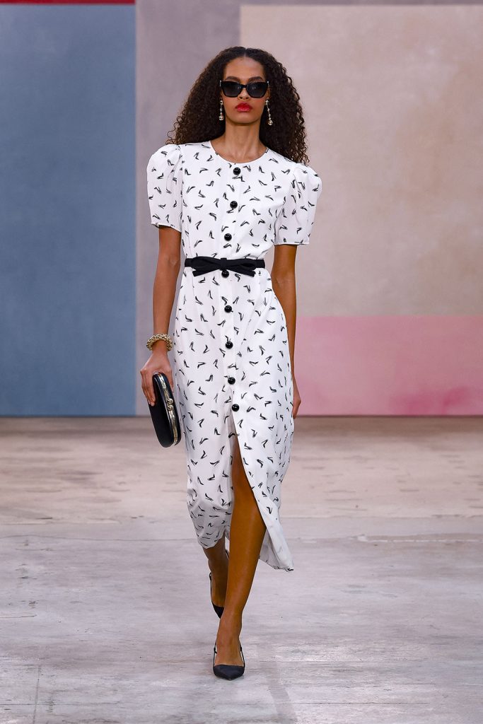 carolina herrera toamna iarna 2026 o celebrare a femeilor in arta 8 1 - Colectia Carolina Herrera toamna-iarna 2026. O celebrare a femeilor din lumea artei.