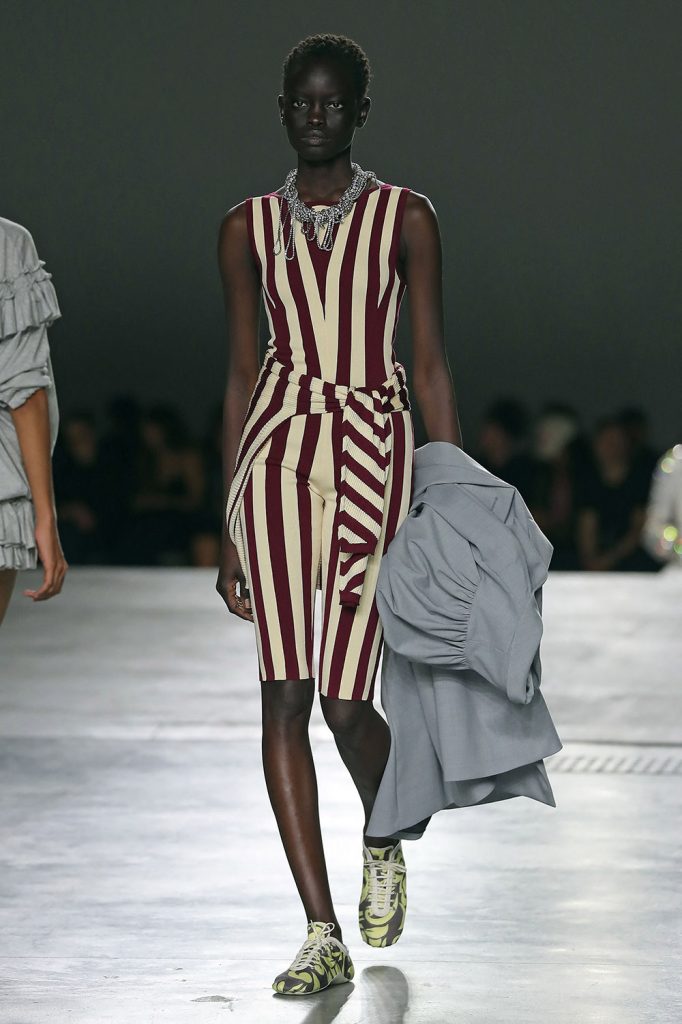 sneakerina pantofi hibrid intre sneakers si balerini Dries Van Noten 1 - Sneakerina. Un mix reusit intre pantofi sport & balerini.