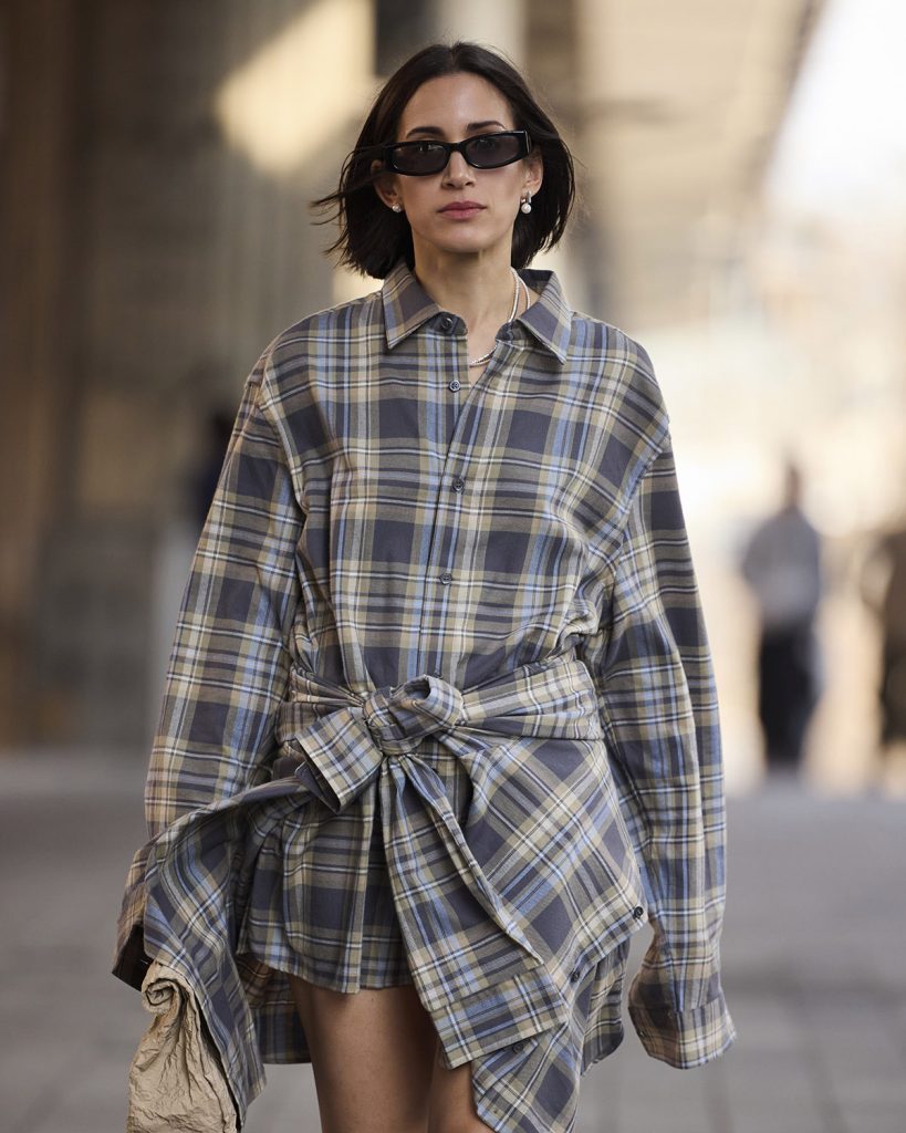 COS SS26 ARRIVALS CASSANDRA LANRICK - Show-ul COS SS 2026 de la Seul, inspiratie de pe podium si din public