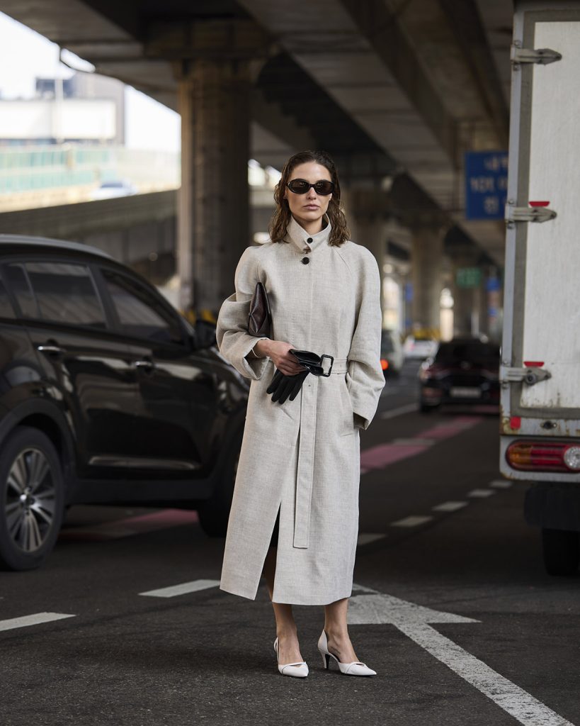 COS SS26 ARRIVALS SOPHIA ROE 01 - Show-ul COS SS 2026 de la Seul, inspiratie de pe podium si din public