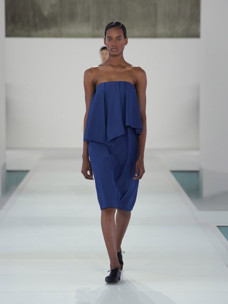 COS SS26 LOOK 29 - Show-ul COS SS 2026 de la Seul, inspiratie de pe podium si din public