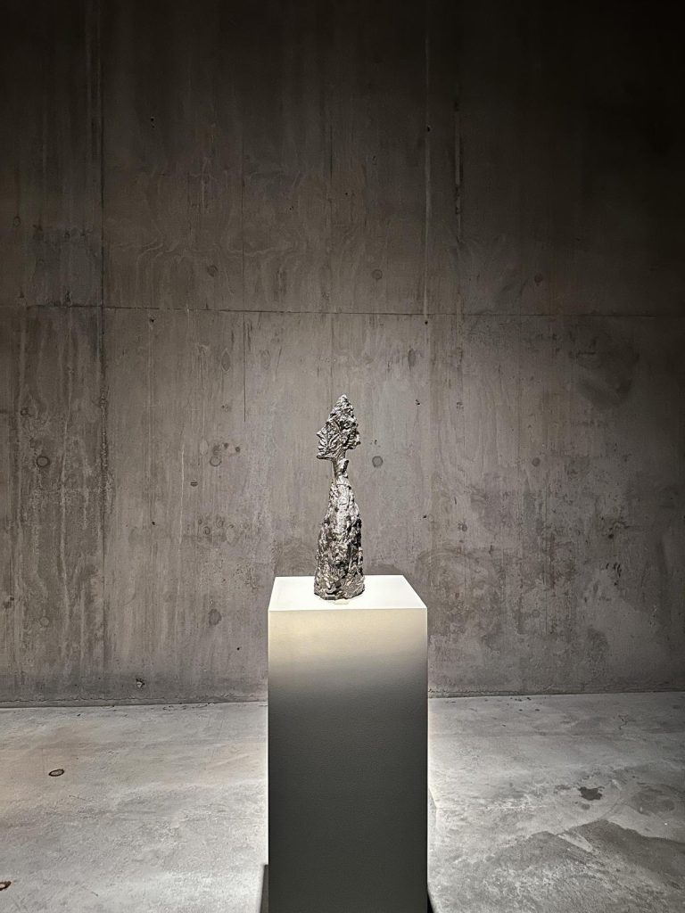 Expozitie Tate Modern Londra Aberto Giacometti 1 - Sculpturile lui Alberto Giacometti. Un contrast intre umbre tangibile si intangibile.