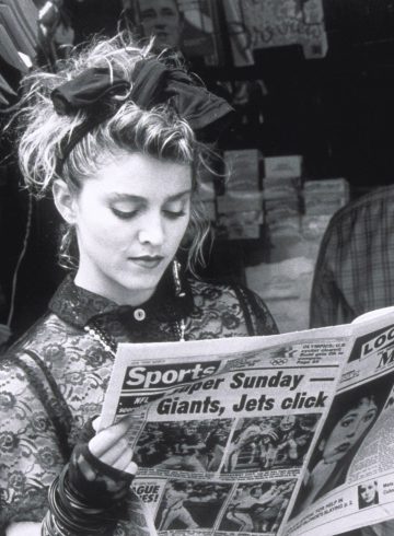 Moda anilor 80 Madonna Desperately Seeking Susan 1985 01 - Moda anilor '80 – Istorie, caracteristici si designeri