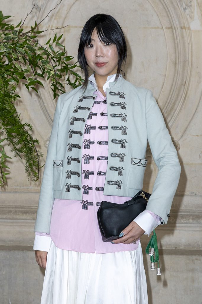 dior bow bag o geanta lansata de Jonathan Anderson pentru primavara vara 2026 1 - Dior Bow Bag. O geanta in care e loc si pentru trecut, si pentru prezent.