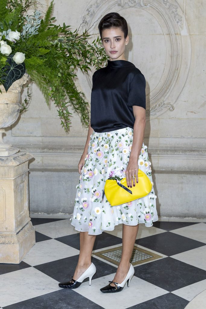 dior bow bag o geanta lansata de Jonathan Anderson pentru primavara vara 2026 2 - Dior Bow Bag. O geanta in care e loc si pentru trecut, si pentru prezent.