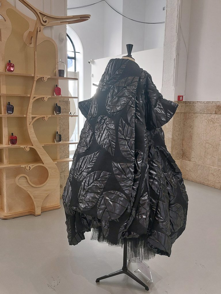 expozitia dan perjovschi si comme des garcons de la entrance store bucharest design festival 11 - Dan Perjovschi x Comme des Garcons. A Story About A Collaboration.