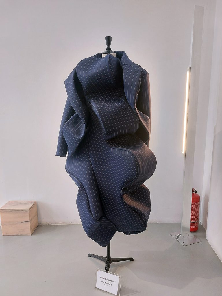 expozitia dan perjovschi si comme des garcons de la entrance store bucharest design festival 16 - Dan Perjovschi x Comme des Garcons. A Story About A Collaboration.