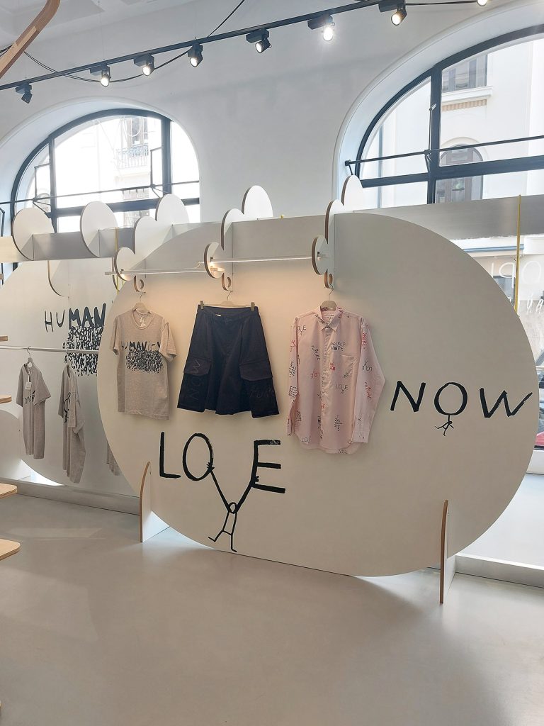 expozitia dan perjovschi si comme des garcons de la entrance store bucharest design festival 2 - Dan Perjovschi x Comme des Garcons. A Story About A Collaboration.