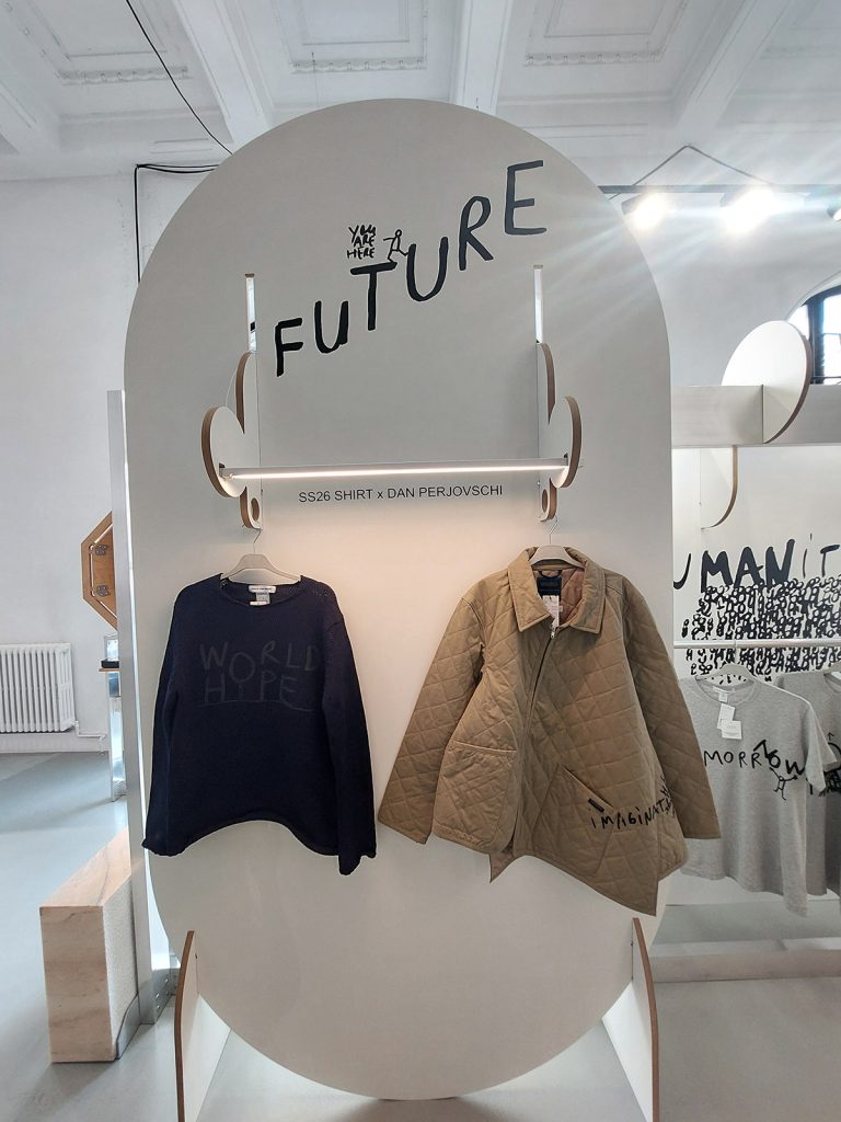 expozitia dan perjovschi si comme des garcons de la entrance store bucharest design festival - Dan Perjovschi x Comme des Garcons. A Story About A Collaboration.