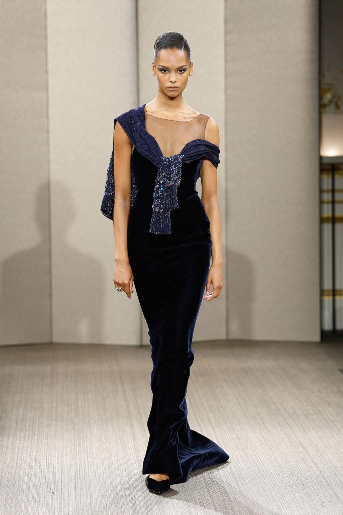 10 rochii haute couture pentru toamna iarna 2026 De pe catwalk pe covorul rosu Giorgio Armani Prive 1 - 10 rochii haute couture toamna-iarna 2026. De pe catwalk pe covorul rosu.