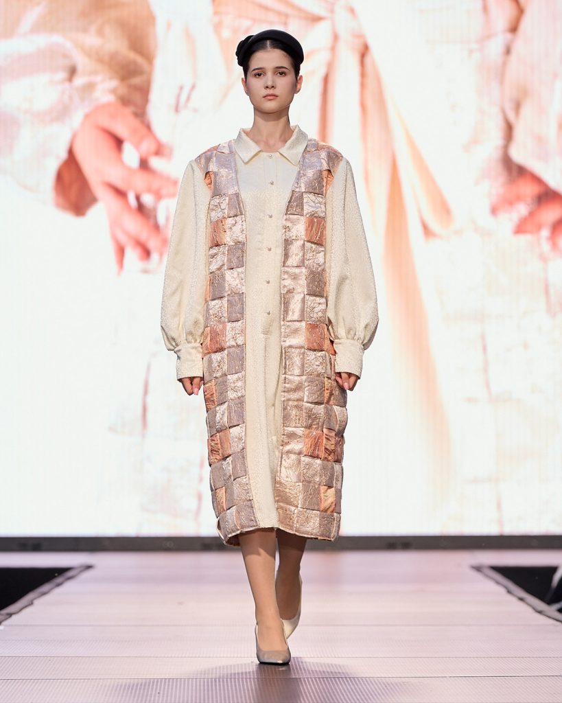 ANTONIE ARTEMIS FLORA UAD FASHION Raluca Ciornea4 1 - Colectiile de la UAD Gala pe care le-as purta. Si de ce. O cronica foarte personala.