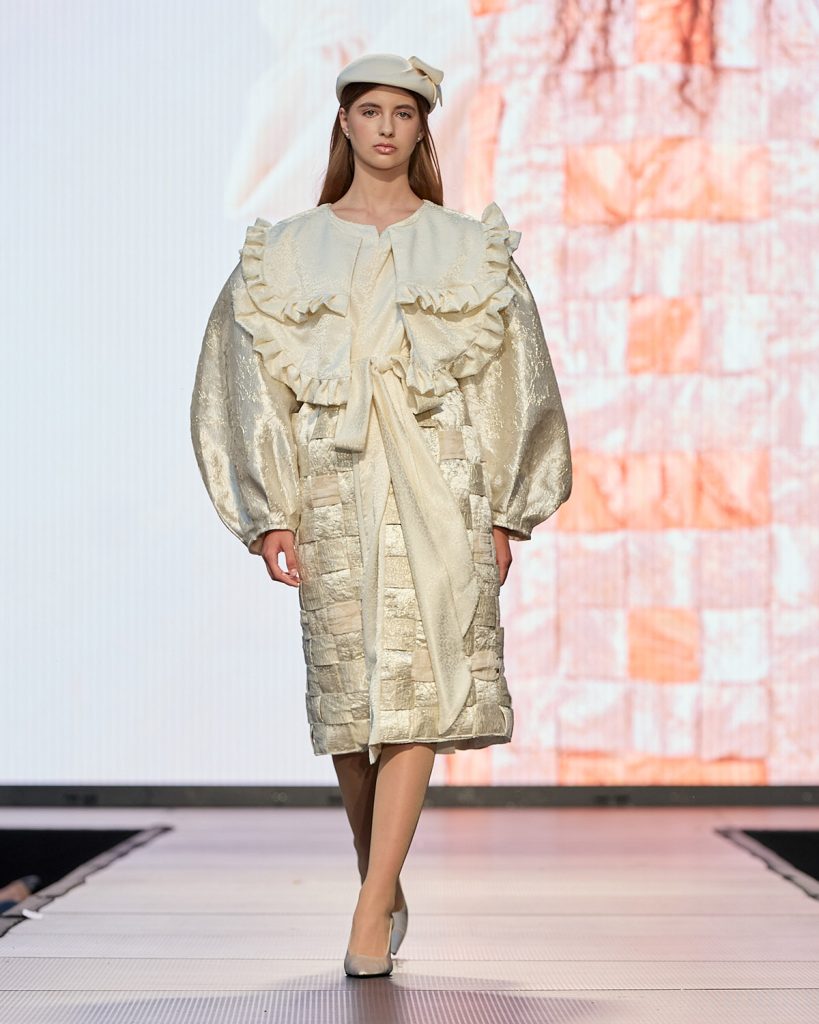 ANTONIE ARTEMIS FLORA UAD FASHION Raluca Ciornea5 1 - Colectiile de la UAD Gala pe care le-as purta. Si de ce. O cronica foarte personala.