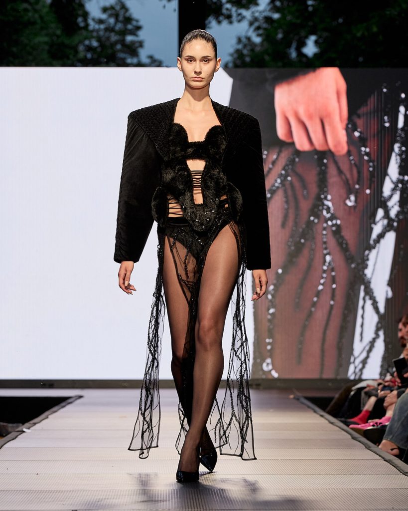 BURA KARINA UAD FASHION Raluca Ciornea4 - UAD Fashion 2026. 36 de colectii prezentate pe acelasi podium.