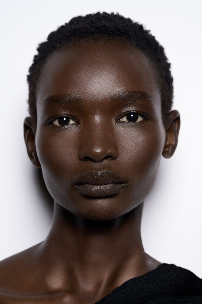 CHANEL FALL WINTER 2026 HAUTE COUTURE SHOW BEAUTY BACKSTAGE 1 - Machiajele purtate pe podiumul Chanel Haute Couture toamna-iarna 2026