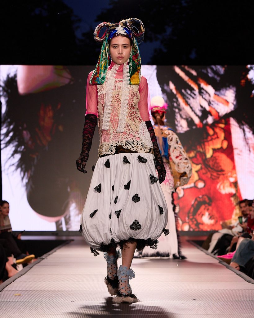 CRISMAREANU ALEXA UAD FASHION Raluca Ciorne9 - UAD Fashion 2026. 36 de colectii prezentate pe acelasi podium.