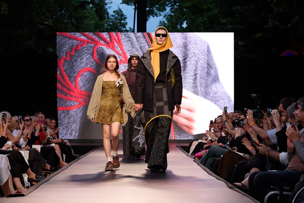 DOMOKOS ESZTER UAD FASHION Raluca Ciornea1 - UAD Fashion 2026. 36 de colectii prezentate pe acelasi podium.