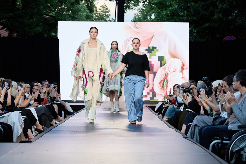 POP ANA UAD FASHION Raluca Ciornea - UAD Fashion 2026. 36 de colectii prezentate pe acelasi podium.
