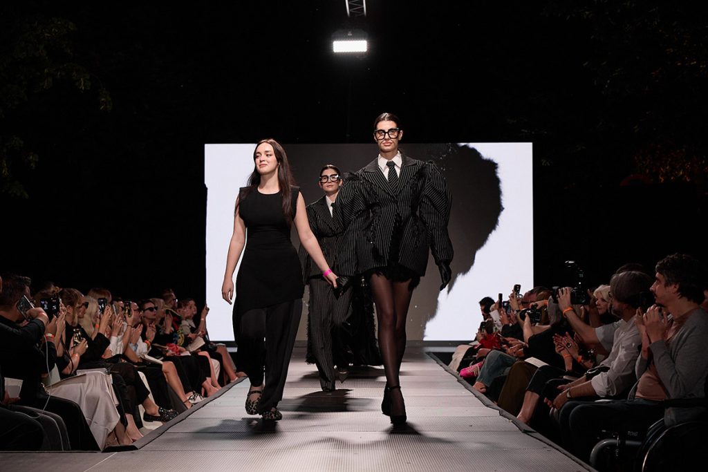 TARAN MADALINA UAD FASHION Raluca Ciornea2 - UAD Fashion 2026. 36 de colectii prezentate pe acelasi podium.