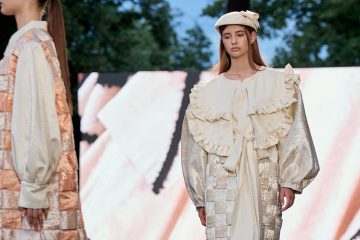 UAD Fashion 2026 ANTONIE ARTEMIS FLORA UAD FASHION Raluca Ciornea1 - UAD Fashion 2026. 36 de colectii prezentate pe acelasi podium.