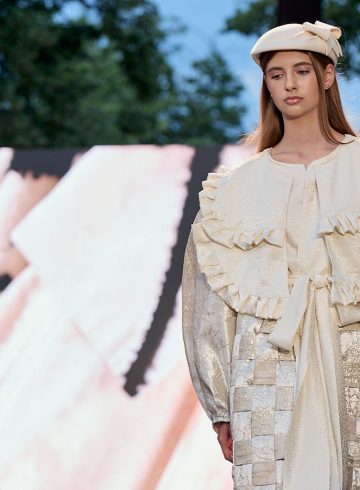 UAD Fashion 2026 ANTONIE ARTEMIS FLORA UAD FASHION Raluca Ciornea1 - UAD Fashion 2026. 36 de colectii prezentate pe acelasi podium.