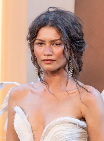 Zendaya prezenta angelica pe covorul rosu The Odyssey 2 - Zendaya, o aparitie angelica pe covorul rosu