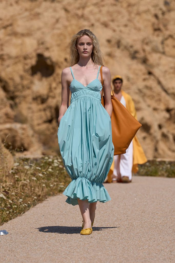 colectia bonheur jacquemus vara transpusa in vestimentatie 1 - Le Bonheur by Jacquemus. Vara transpusa intr-o colectie vestimentara.