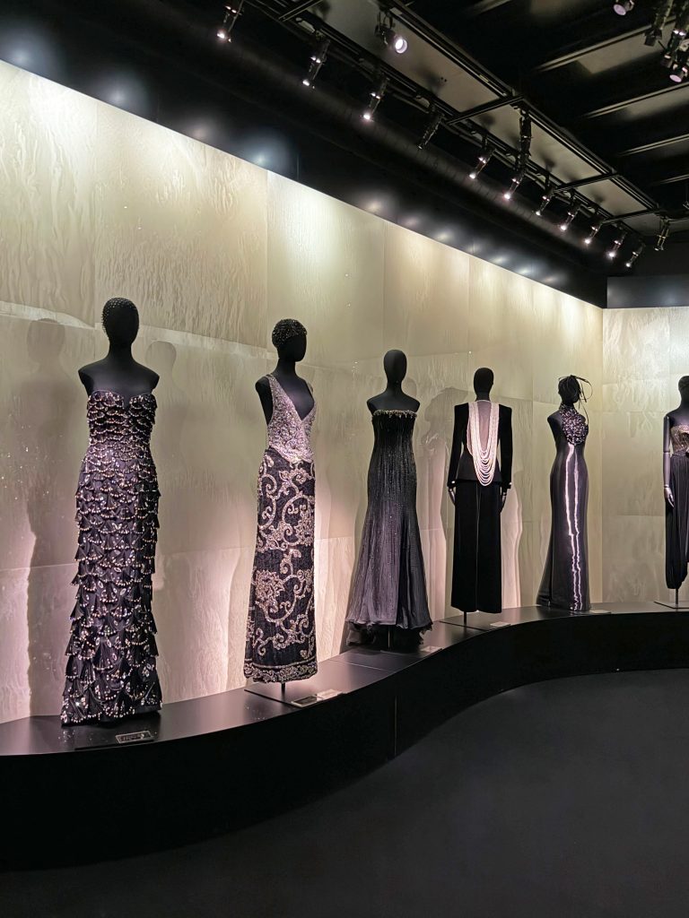 20 de ani de moda haute couture la Armani Silos 2 1 - 20 de ani de moda haute couture la Armani/Silos
