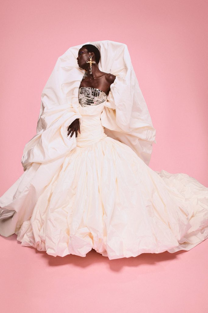 Geniul Schiaparelli Daniel Roseberry 16 - Geniul Schiaparelli: Daniel Roseberry