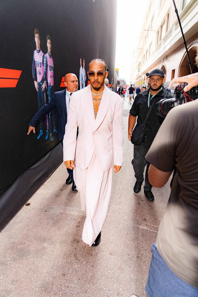 Moda in sport expresie si armura Lewis Hamilton 1 - Moda in sport, expresie si armura