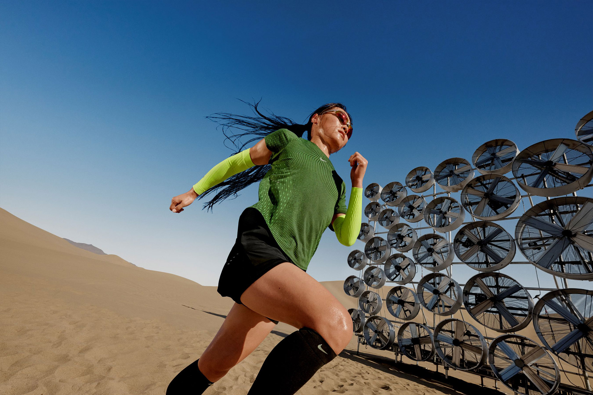 Nike AeroFIT o colectie de imbracaminte sportiva 5 - Tehnologia Aero-FIT de la Nike, un plus de respirabilitate pentru imbracamintea de alergare