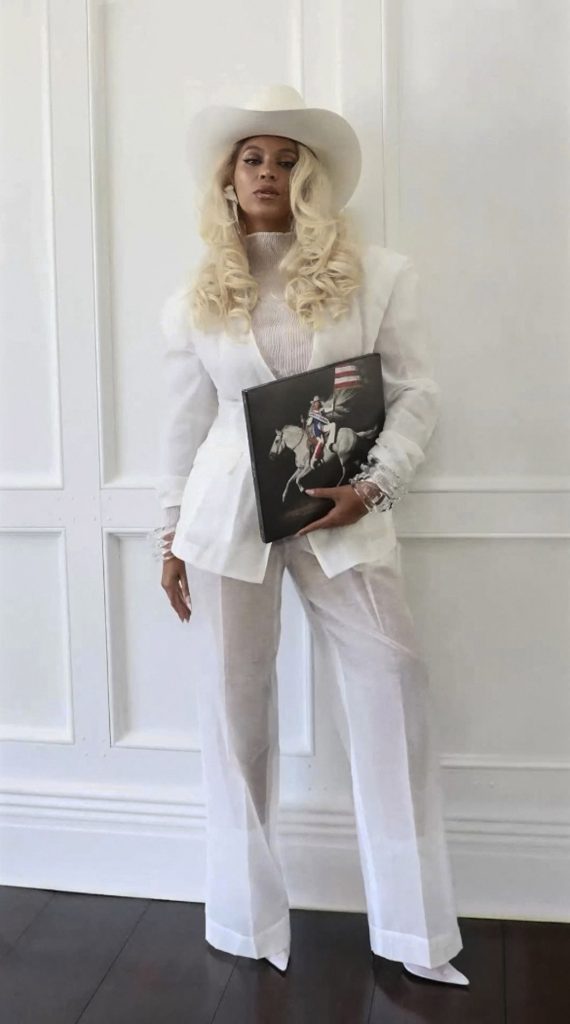 CFDA Fashion Icon Award premiul unde moda si muzica se intalnesc 1 - CFDA Fashion Icon Award, premiul care aduce impreuna moda si muzica