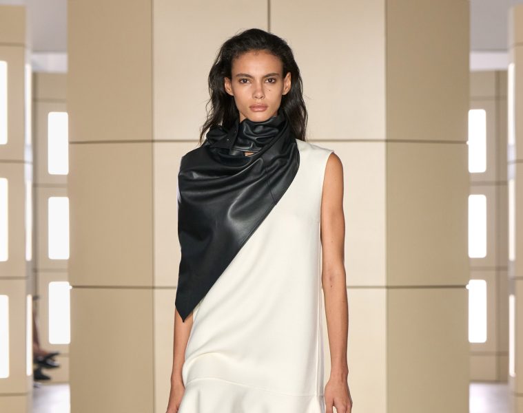COS AW26 SHOW - Moda anilor ’20 reinterpretata in colectia COS toamna-iarna 2026