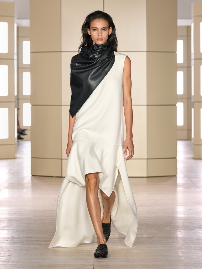 COS AW26 SHOW LOOK 05 - Moda anilor ’20 reinterpretata in colectia COS toamna-iarna 2026