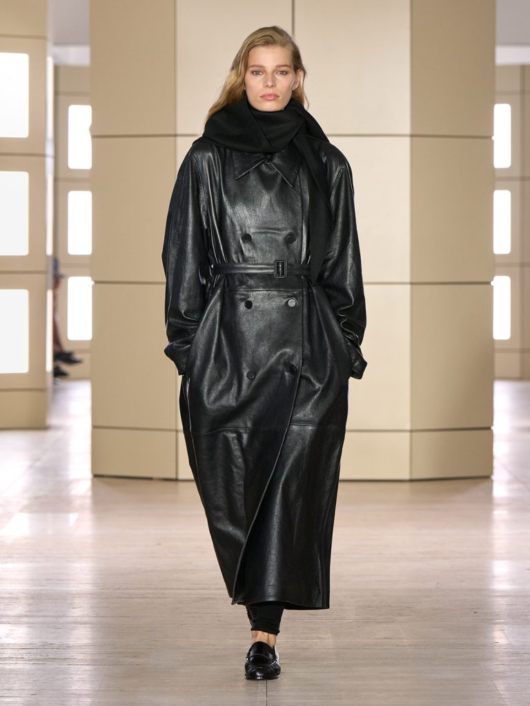 COS AW26 SHOW LOOK 07 - Moda anilor ’20 reinterpretata in colectia COS toamna-iarna 2026